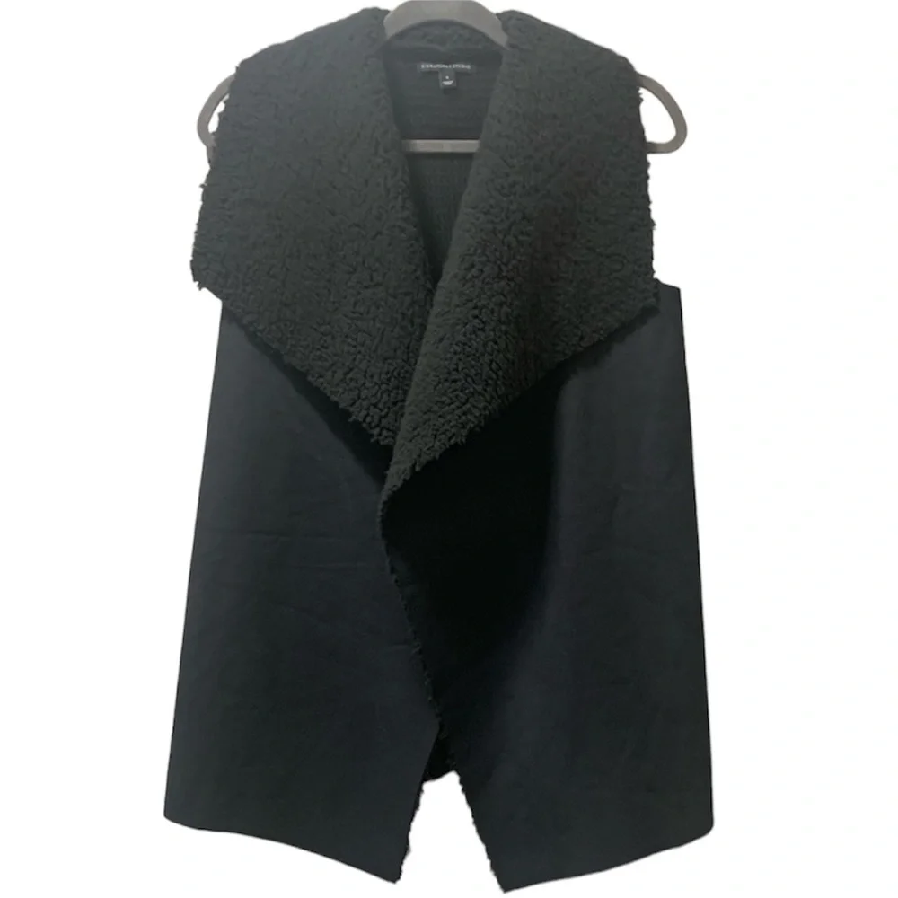 Signature Studio Size Small Black Fuzzy Sweater Vest